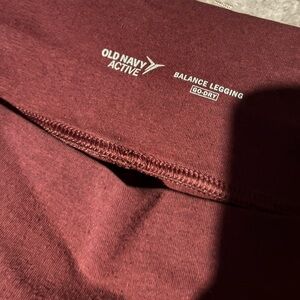 Old Navy Active Burgundy Balance Leggings